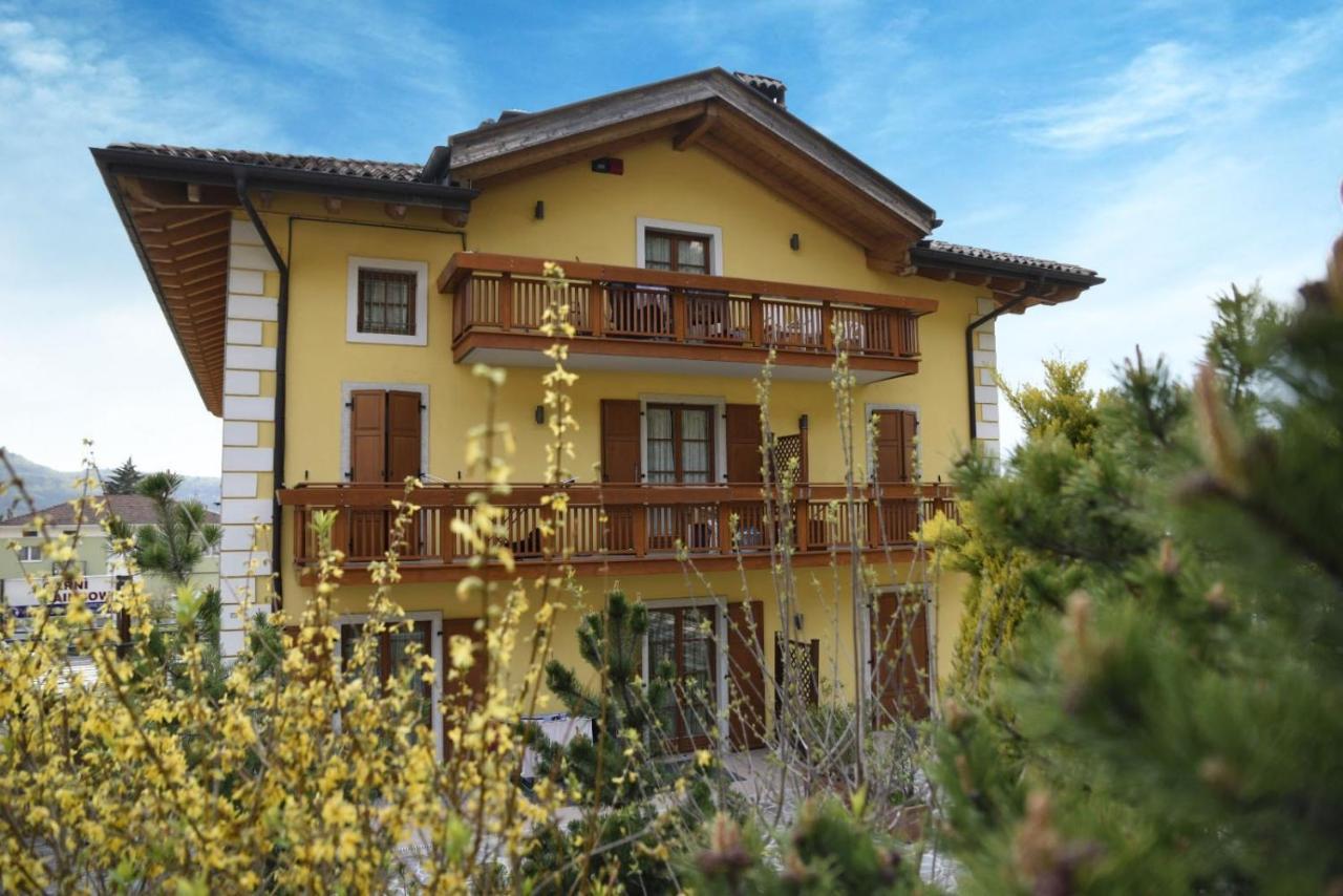 Rainbow Rovereto (Trentino Alto Adige) Exterior foto